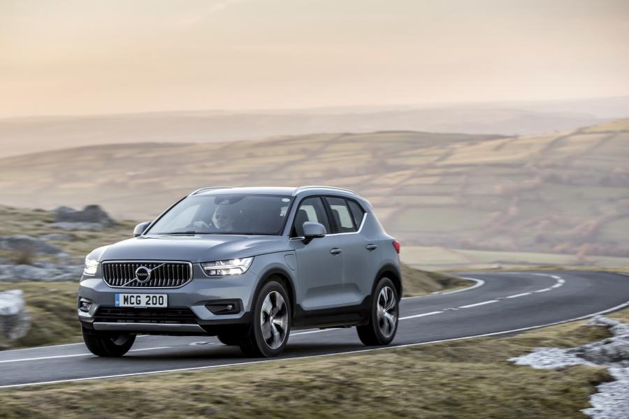  Volvo XC40 T5 Plug-in Hybrid Inscription 2002 года  (UK) (фото 35 из 40)